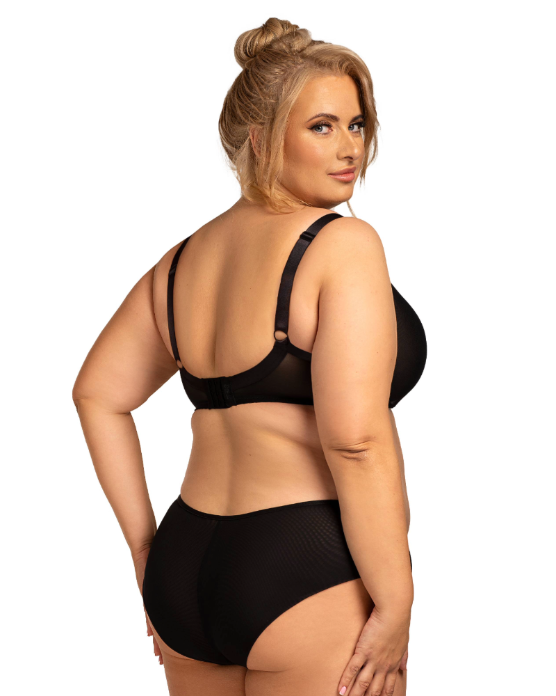 Liemenėlė vizualiai mažinanti krūtinę