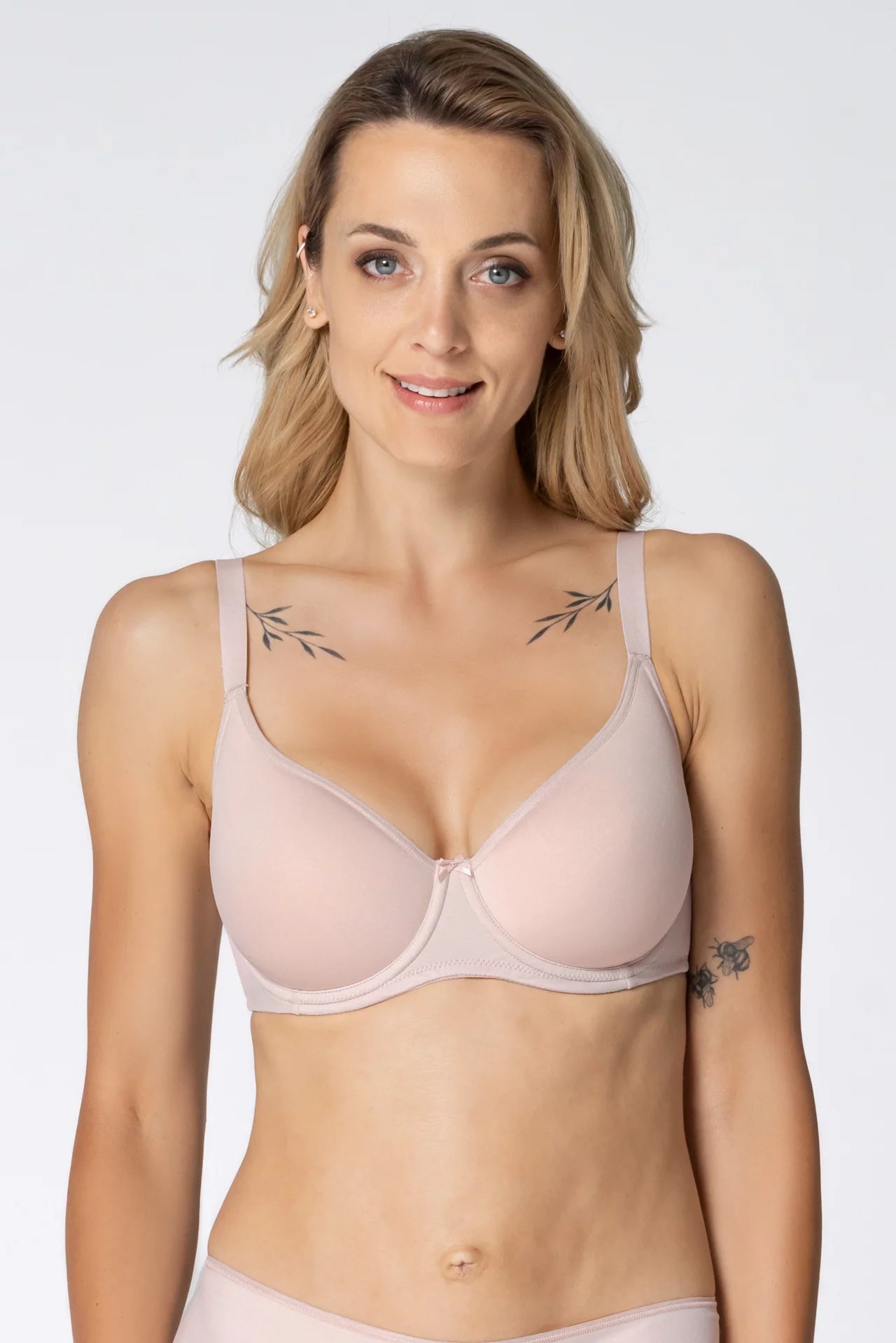 Beautifully shaping bra with deep cups (C/D/E/F)