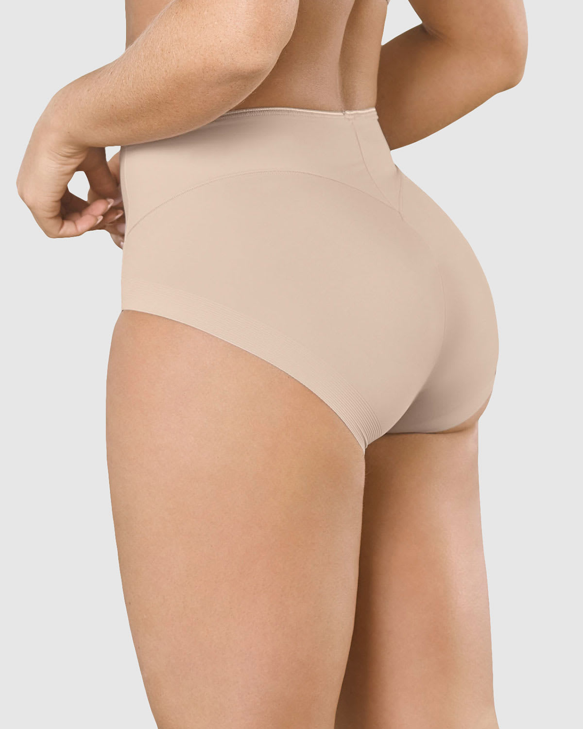 Strong compression panties for shaping the buttocks